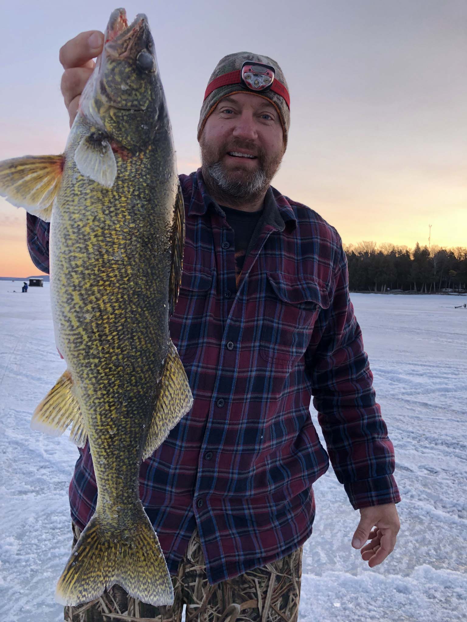 Walleye Packages - Trophy Ice Fishing