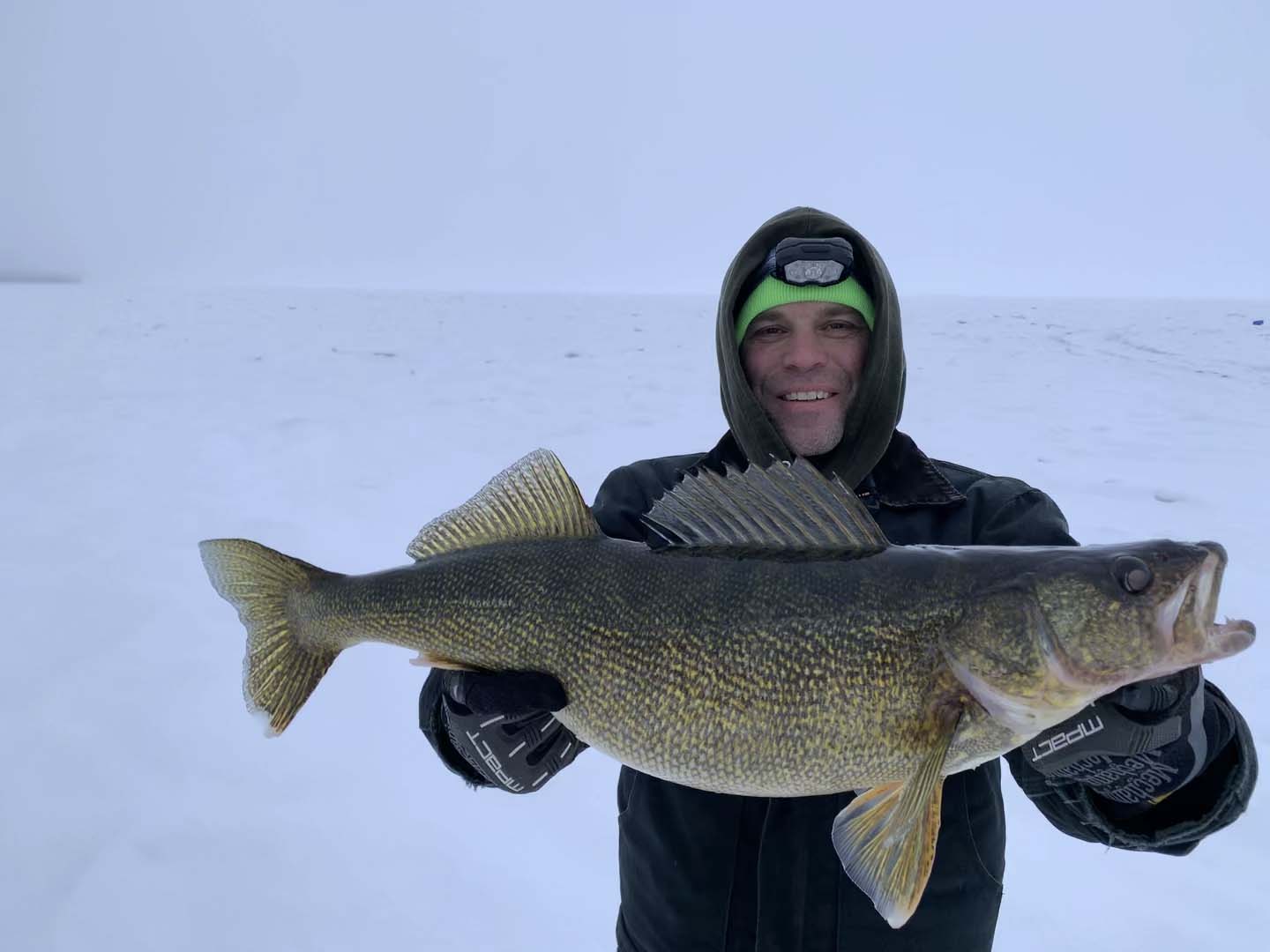 Walleye Packages - Trophy Ice Fishing